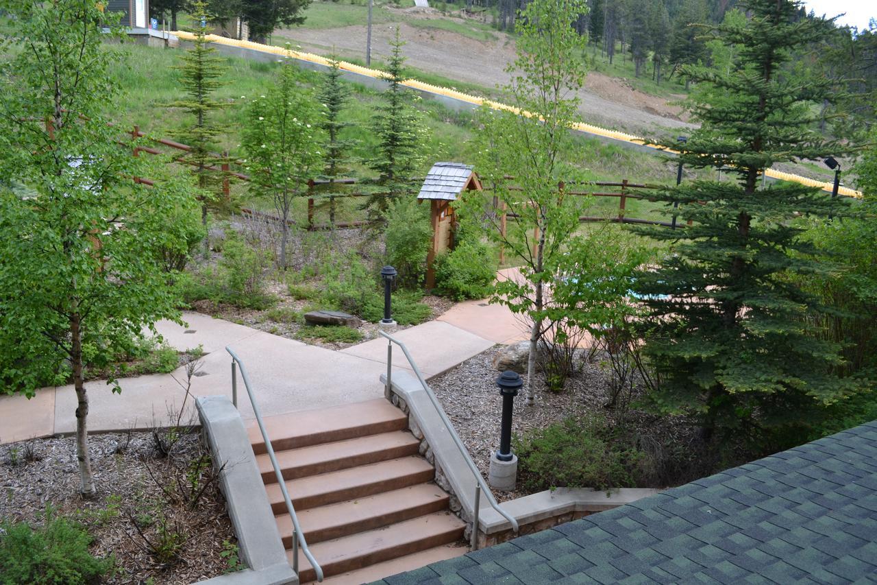 Taynton Lodge at Panorama Mountain Village Resort Esterno foto
