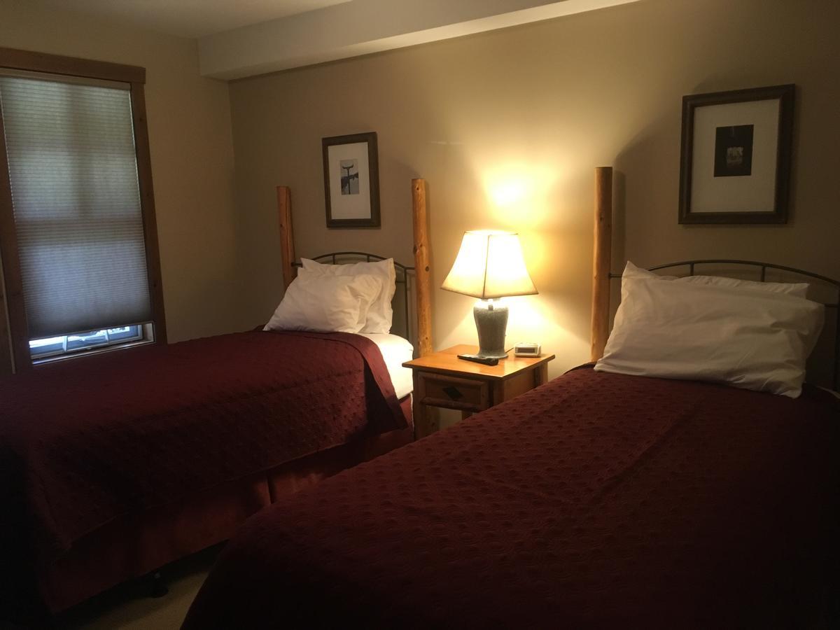 Taynton Lodge at Panorama Mountain Village Resort Esterno foto